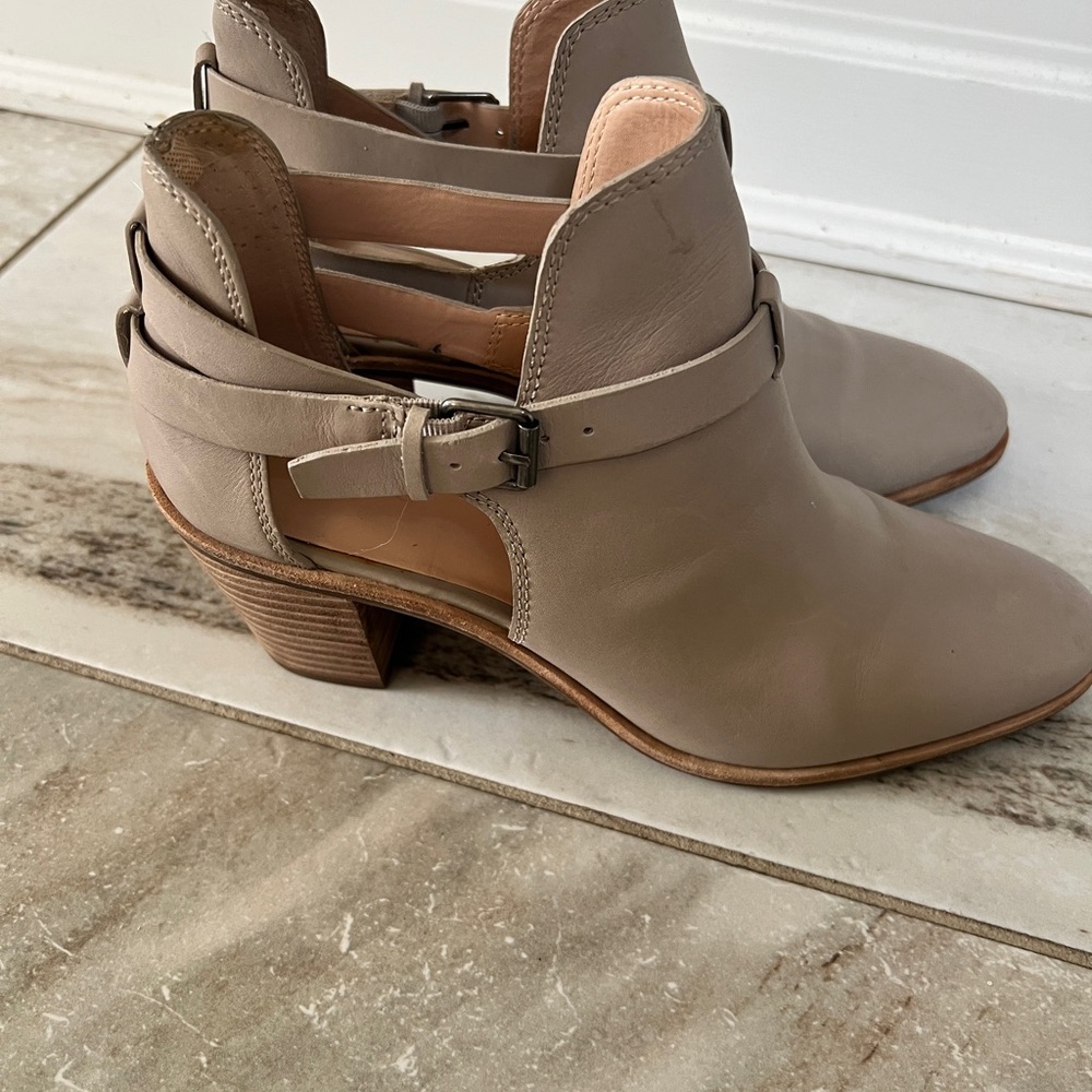 Bass & co. Sylvia Grey Leather Buckle Womens Ankle Booties Size 8. - Picture 7 of 12